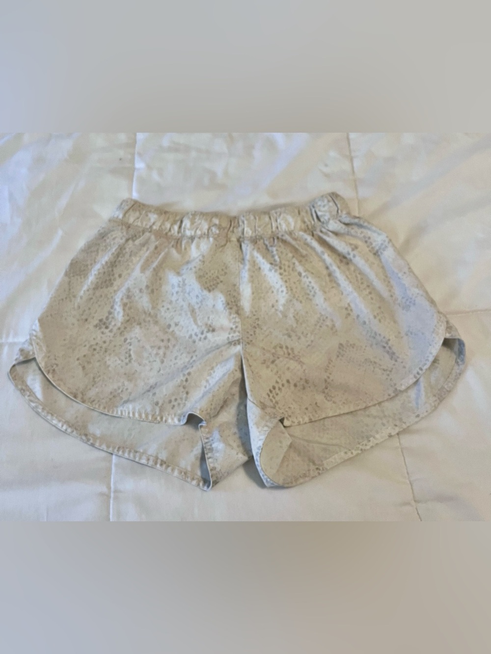 Old Navy Active SnakePrint Stretch Tech Quick Dry Athletic Shorts Womens size XS